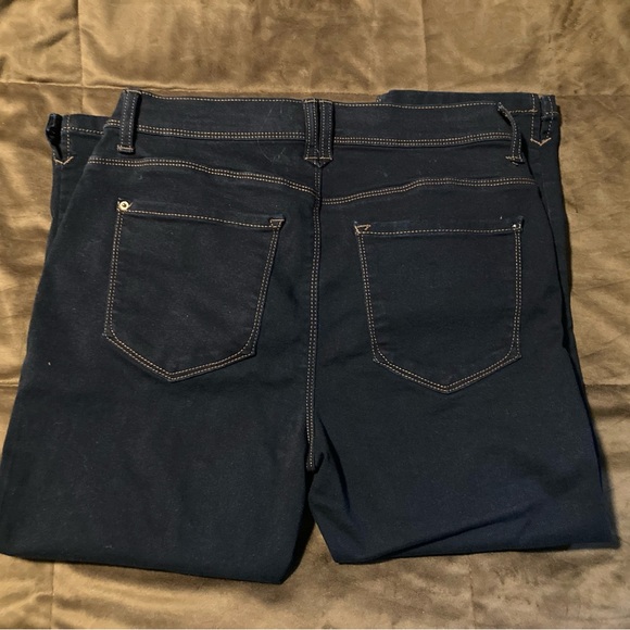 Curve Appeal brand, size 8/29, dark denim capris, stretchy and comfortable - Picture 10 of 12